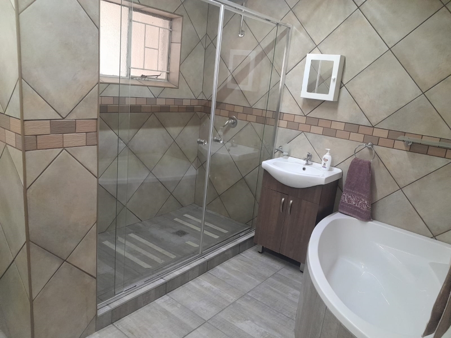 7 Bedroom Property for Sale in Bodorp North West